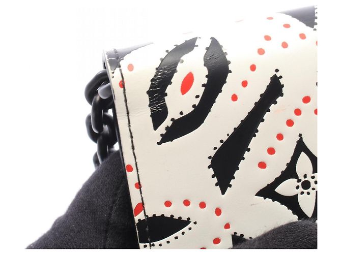 Louis Vuitton Portefeuille Twist Shoulder Bag Nero Bianco Rosso - vista 12