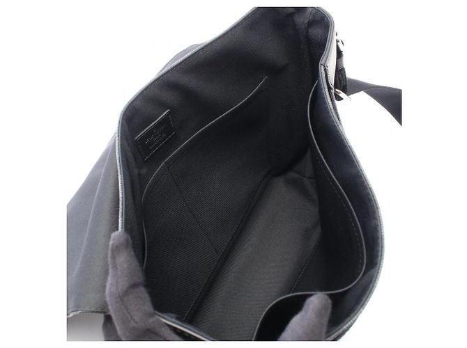 Borsa a tracolla Louis Vuitton District MM NM Damier Graphite Nero - vista 3