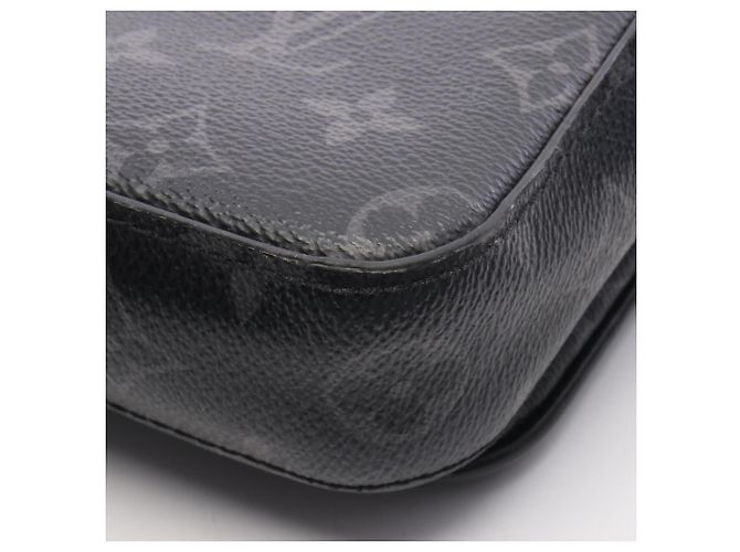Borsa a tracolla Louis Vuitton Trio Messenger Monogram Eclipse Marrone Nero - vista 8