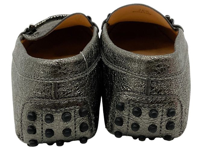Mocassini Gommino Double T Tod's in Argento Metallizzato Craquelé - vista 5
