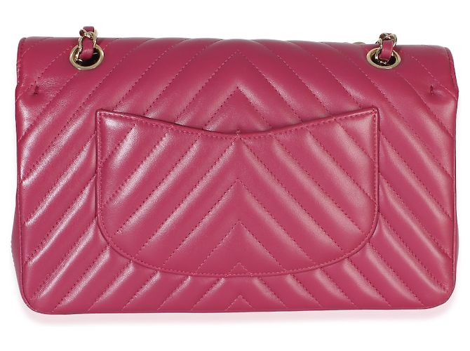 Gabrielle Borsa Chanel Medium Classic Double Flap in pelle d'agnello chevron fucsia Rosa - vista 2