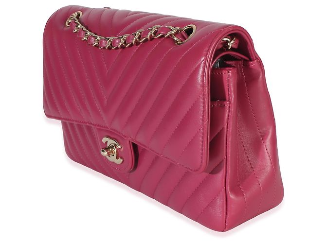 Gabrielle Borsa Chanel Medium Classic Double Flap in pelle d'agnello chevron fucsia Rosa - vista 3