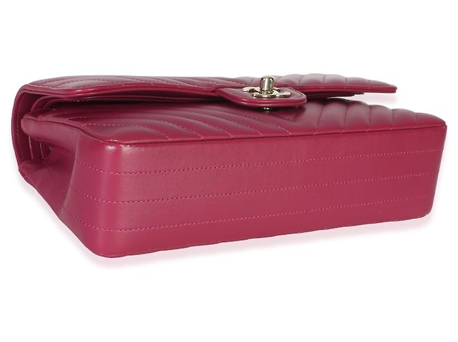 Gabrielle Borsa Chanel Medium Classic Double Flap in pelle d'agnello chevron fucsia Rosa - vista 7