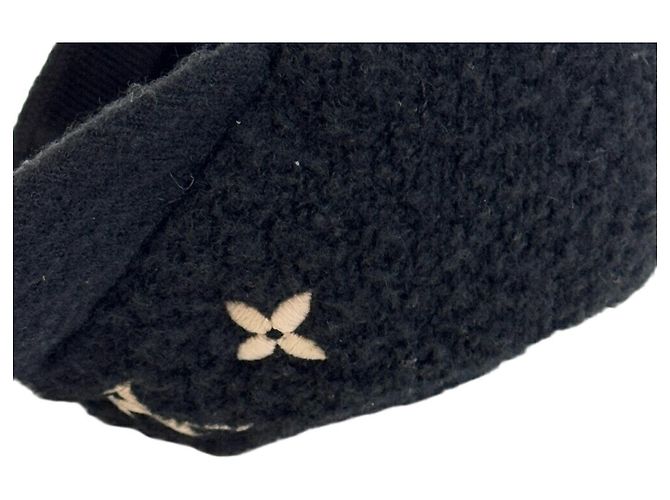 Cappello in pelliccia Louis Vuitton Woolgram Flight Mode Nero - vista 8