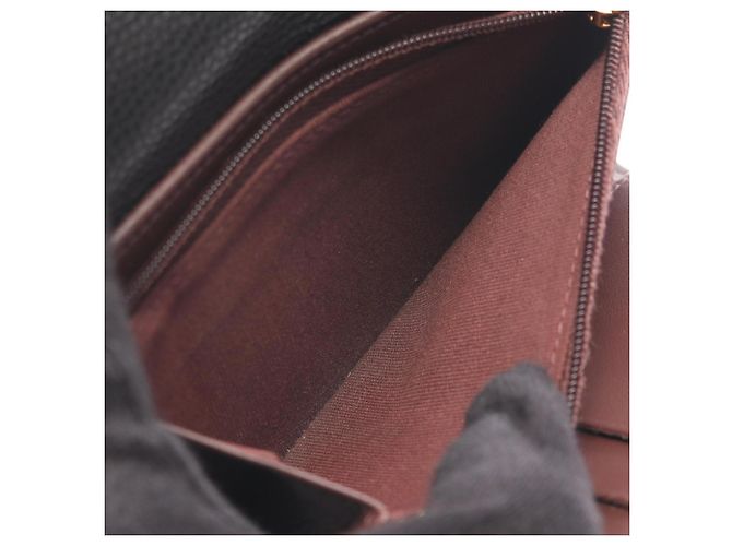 Portafoglio tri-fold Chanel Matelassé in nero - vista 6