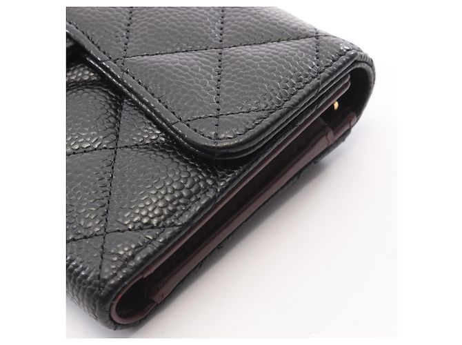 Portafoglio tri-fold Chanel Matelassé in nero - vista 7