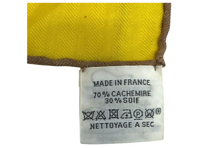 Hermès Sciarpa Hermes Point D'Orgue in cashmere e seta gialla Giallo - vista 9