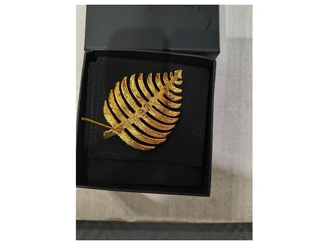 Chanel Spilla a forma di foglia in oro con cristalli D'oro - vista 3