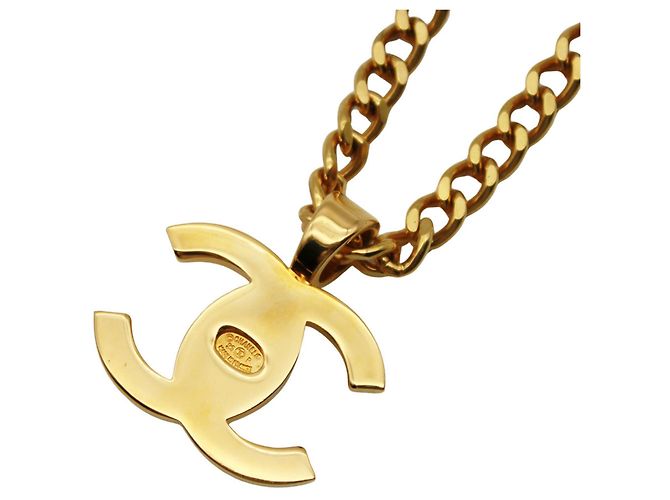 Timeless Collar Turnlock Chanel Dorado - vista 3
