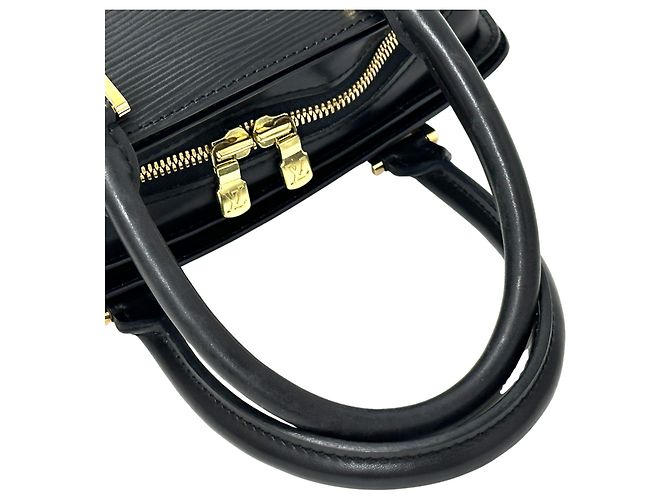 Louis Vuitton Epi Leather Handbag Black - view 7