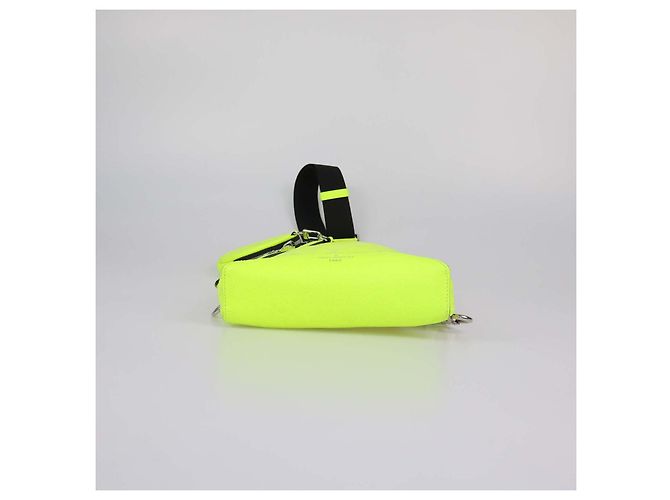 Borsa Duo Sling Louis Vuitton Monogram Taigarama Neon Green - vista 4