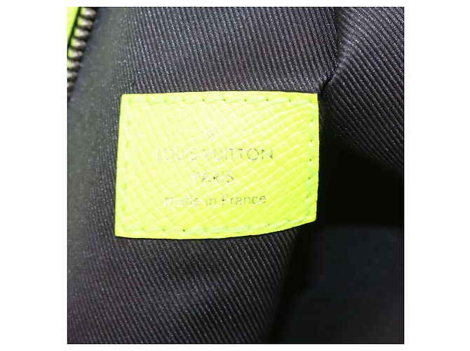 Borsa Duo Sling Louis Vuitton Monogram Taigarama Neon Green - vista 5