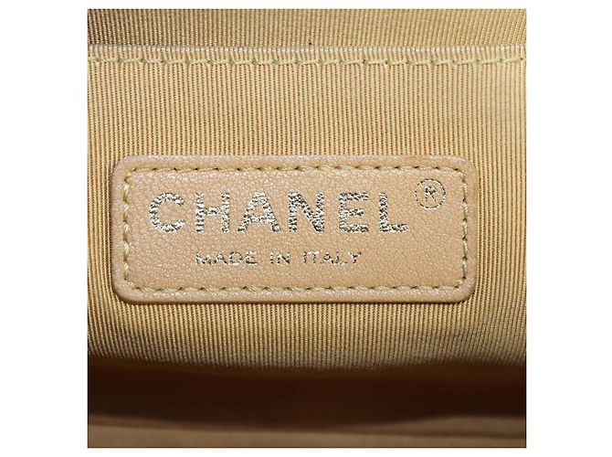 Le Boy Bolsa Chanel Medium Boy Flap em couro acolchoado cinza metálico - vista 5