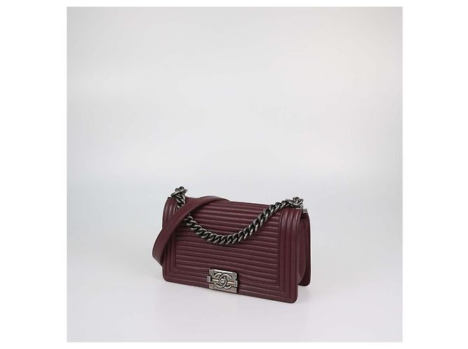 Borsa Chanel Medium Boy Flap in pelle trapuntata orizzontale bordeaux Bordò - vista 2