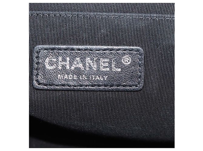 Borsa Chanel Medium Boy Flap in pelle trapuntata orizzontale bordeaux Bordò - vista 5