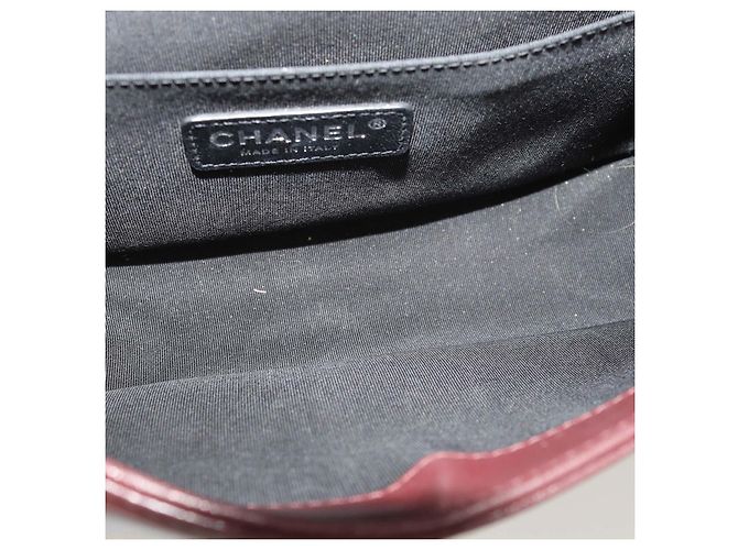 Borsa Chanel Medium Boy Flap in pelle trapuntata orizzontale bordeaux Bordò - vista 6