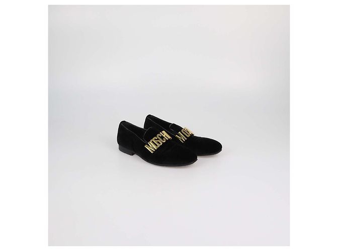 Mocassini Slip-On Moschino in Velluto Nero con Logo in Metallo - vista 2