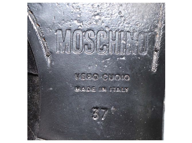 Mocassini Slip-On Moschino in Velluto Nero con Logo in Metallo - vista 6