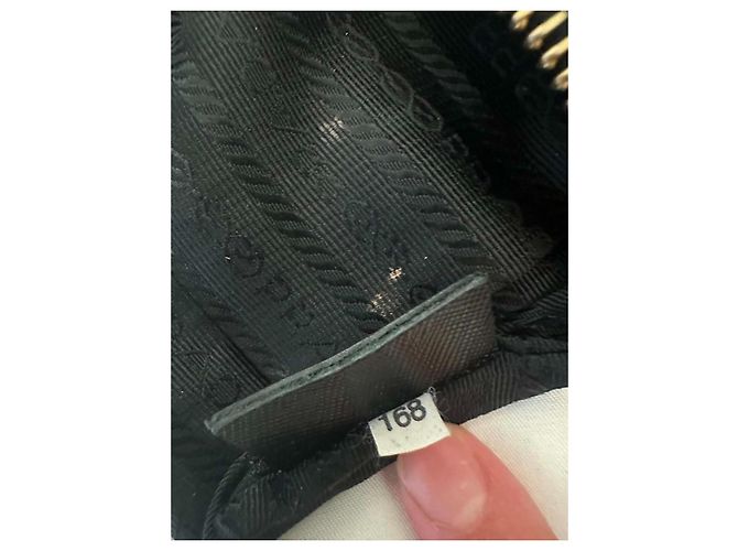 Borsa a tracolla Prada in nylon nero e pelle Saffiano - vista 9