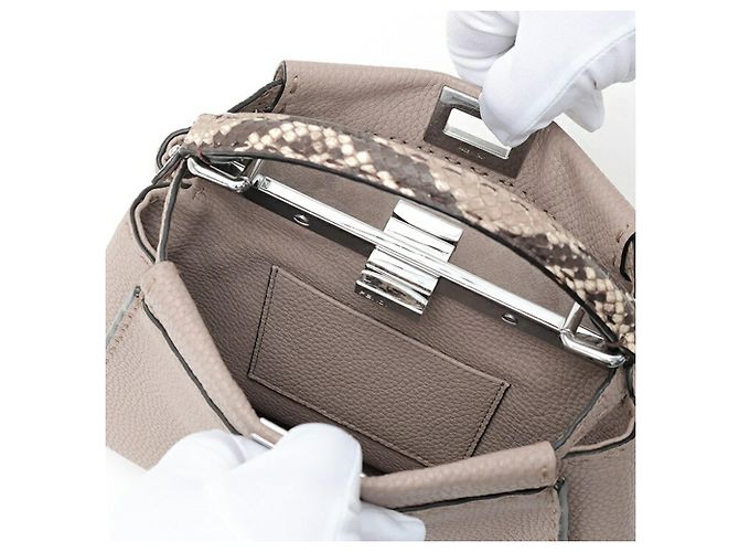 Borsa Fendi Peekaboo Small Selleria Grigio - vista 7