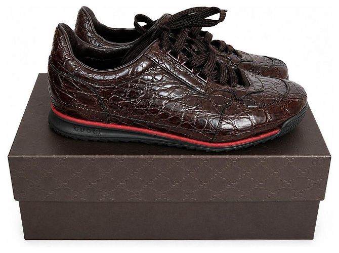 Sneaker Gucci in pelle di coccodrillo marrone - vista 2
