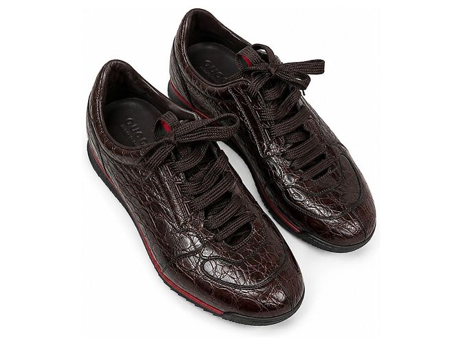 Sneaker Gucci in pelle di coccodrillo marrone - vista 3