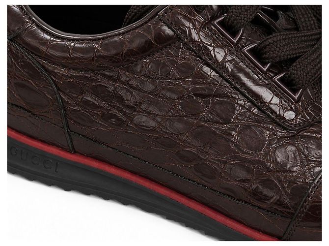 Sneaker Gucci in pelle di coccodrillo marrone - vista 8
