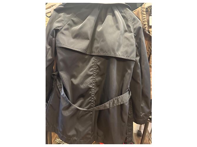 Louis Vuitton schwarzer Trenchcoat mit abnehmbarem Nerzfutter - Ansicht 2