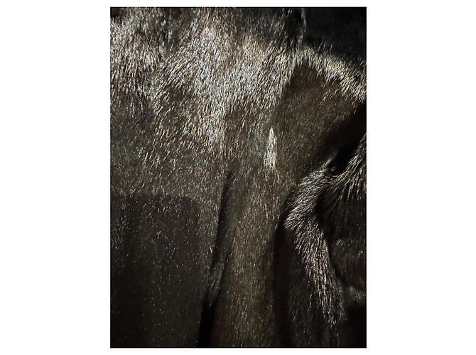 Louis Vuitton schwarzer Trenchcoat mit abnehmbarem Nerzfutter - Ansicht 7