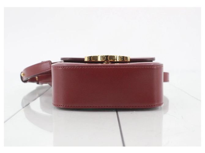 Céline Borsa a tracolla in pelle bordeaux con chiusura dorata Bordò - vista 4