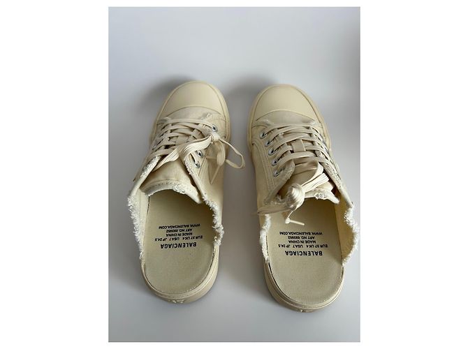 Balenciaga Sneaker aus beigem Canvas - Ansicht 5
