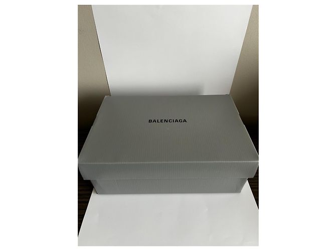Balenciaga Sneaker aus beigem Canvas - Ansicht 9