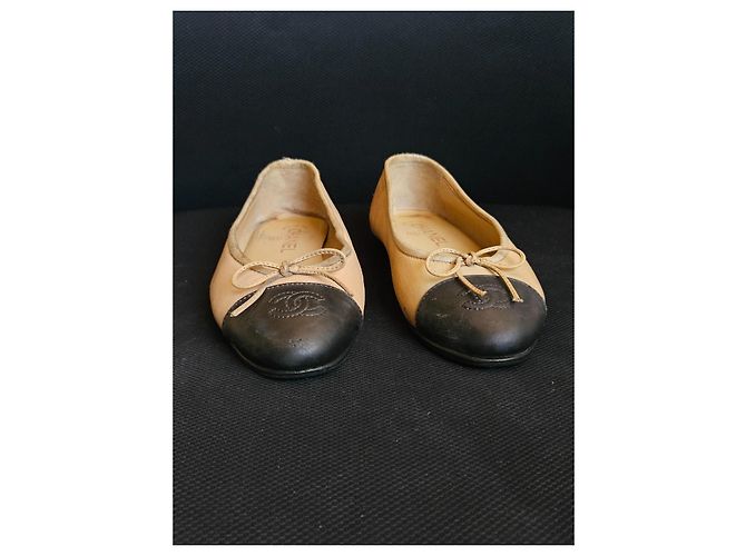 Chanel Ballerine Bicolore in Pelle Nero Beige - vista 3