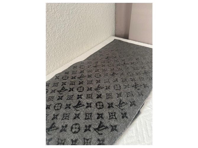 Sciarpa Louis Vuitton Monogram Gradient in Lana e Cashmere Grigio - vista 4