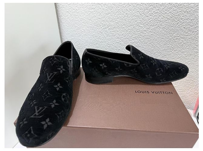 Louis Vuitton Black Velvet Loafer Black Monogram Velour Schwarz 7.5 (41,5) Nero - vista 6