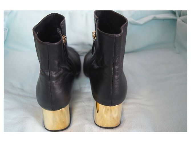 Botas 2-em-1 Chanel em nylon acolchoado e couro preto - vista 12