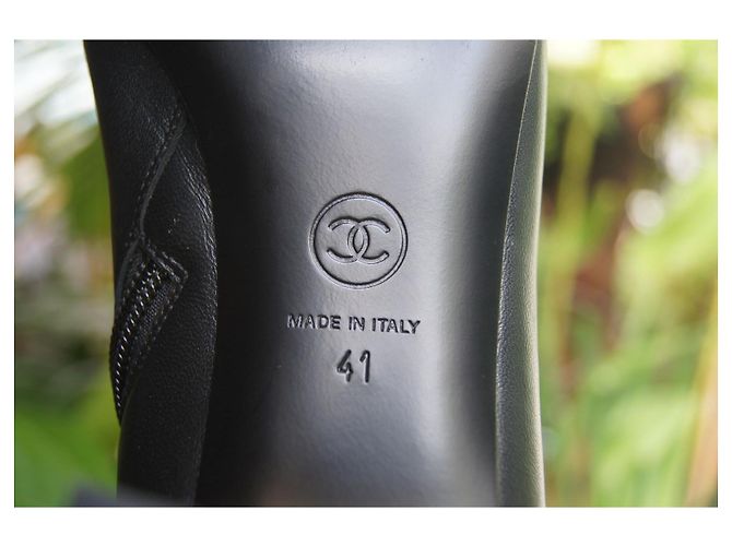 Botas 2-em-1 Chanel em nylon acolchoado e couro preto - vista 14