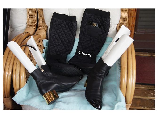 Botas 2-em-1 Chanel em nylon acolchoado e couro preto - vista 8