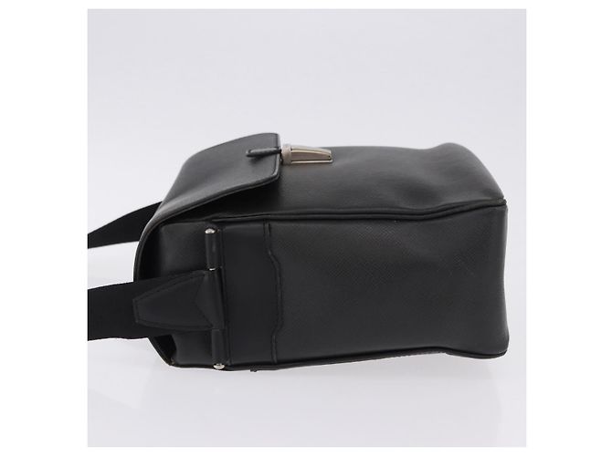 LOUIS VUITTON Taiga Yaranga Shoulder Bag Ardoise M30824 LV - vista 4