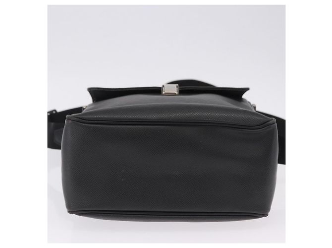 LOUIS VUITTON Taiga Yaranga Shoulder Bag Ardoise M30824 LV - vista 5