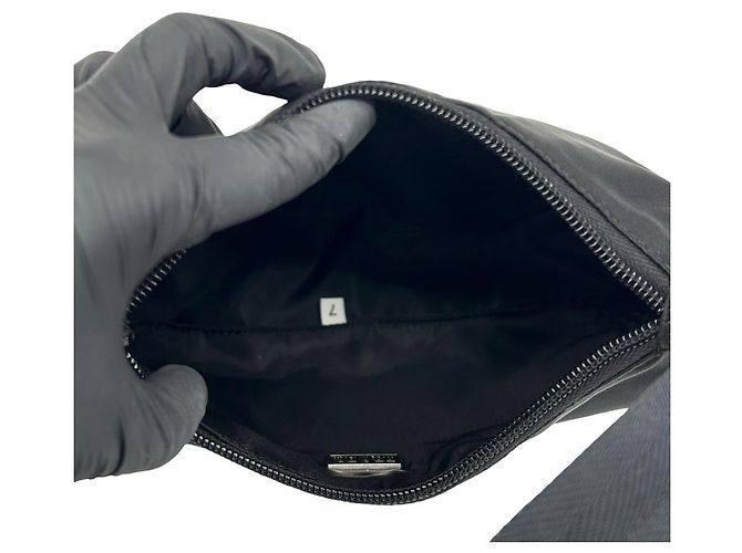 Mini borsa in nylon con logo triangolare Prada Nero - vista 9