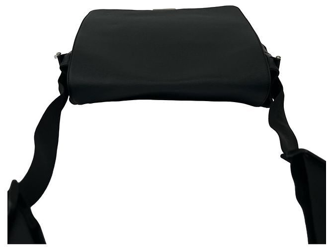 Borsa a tracolla Louis Vuitton Victor Taiga Line Nero Verde - vista 4