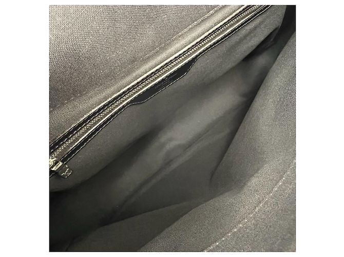 Borsa a tracolla Louis Vuitton Victor Taiga Line Nero Verde - vista 9