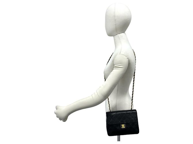 Borsa a tracolla con catena Chanel Matelassé in pelle d'agnello Nero - vista 2