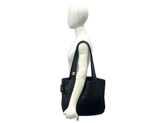 Timeless Chanel Vintage Matelassé Coco Mark Tragetasche aus Lammleder Schwarz - Ansicht 2