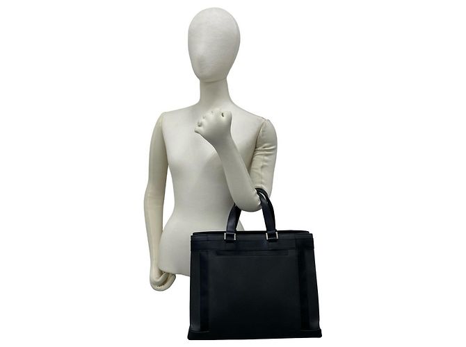 Borsa business LOUIS VUITTON Kasbek PM in pelle Taiga Nero - vista 2