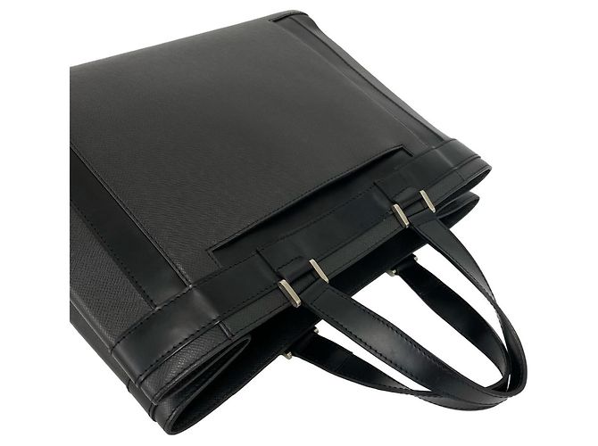 Borsa business LOUIS VUITTON Kasbek PM in pelle Taiga Nero - vista 4