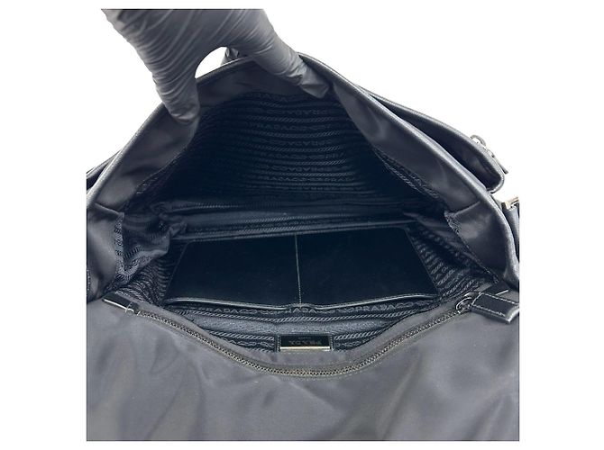 Borsa a tracolla Prada in nylon Tessuto e pelle Saffiano con logo triangolare Nero - vista 9