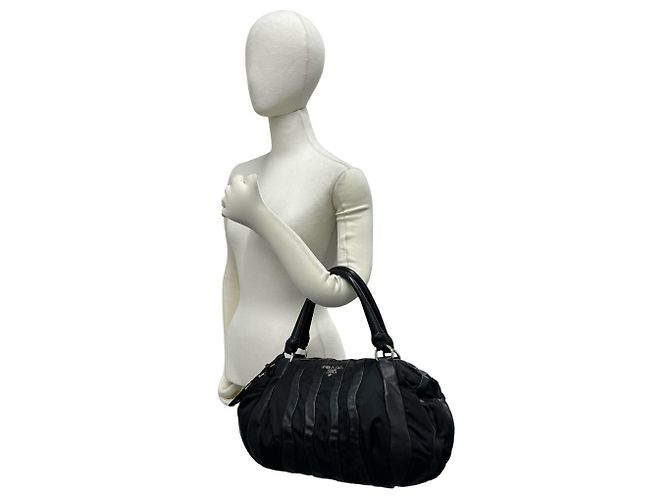Borsa Tote Prada in nylon Tessuto nero e pelle - vista 2