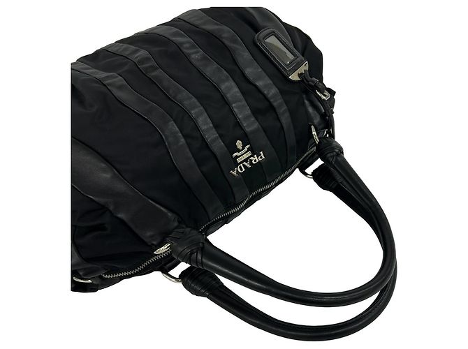 Borsa Tote Prada in nylon Tessuto nero e pelle - vista 4